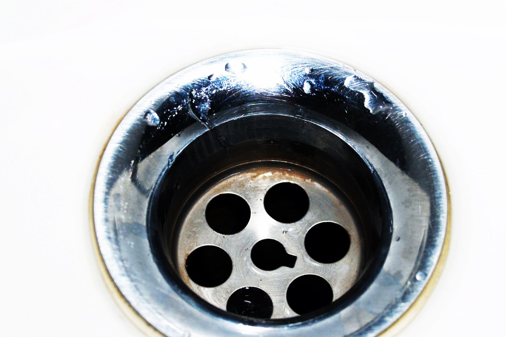 Como Evitar Entupimento de Esgoto com Habitos Domesticos