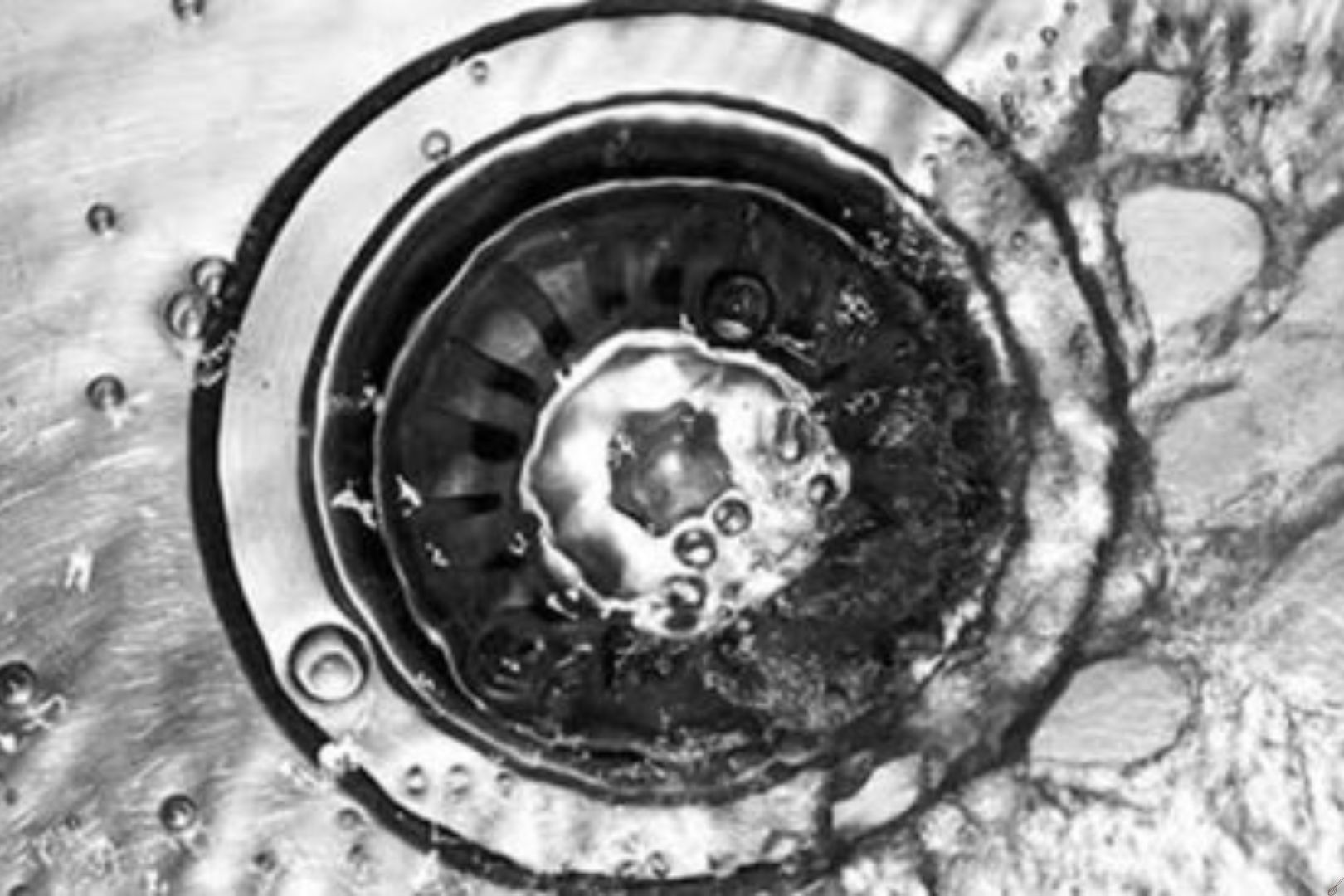 O que fazer com retorno de agua na pia