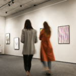 galeria de arte ou feira de arte em qual comprar